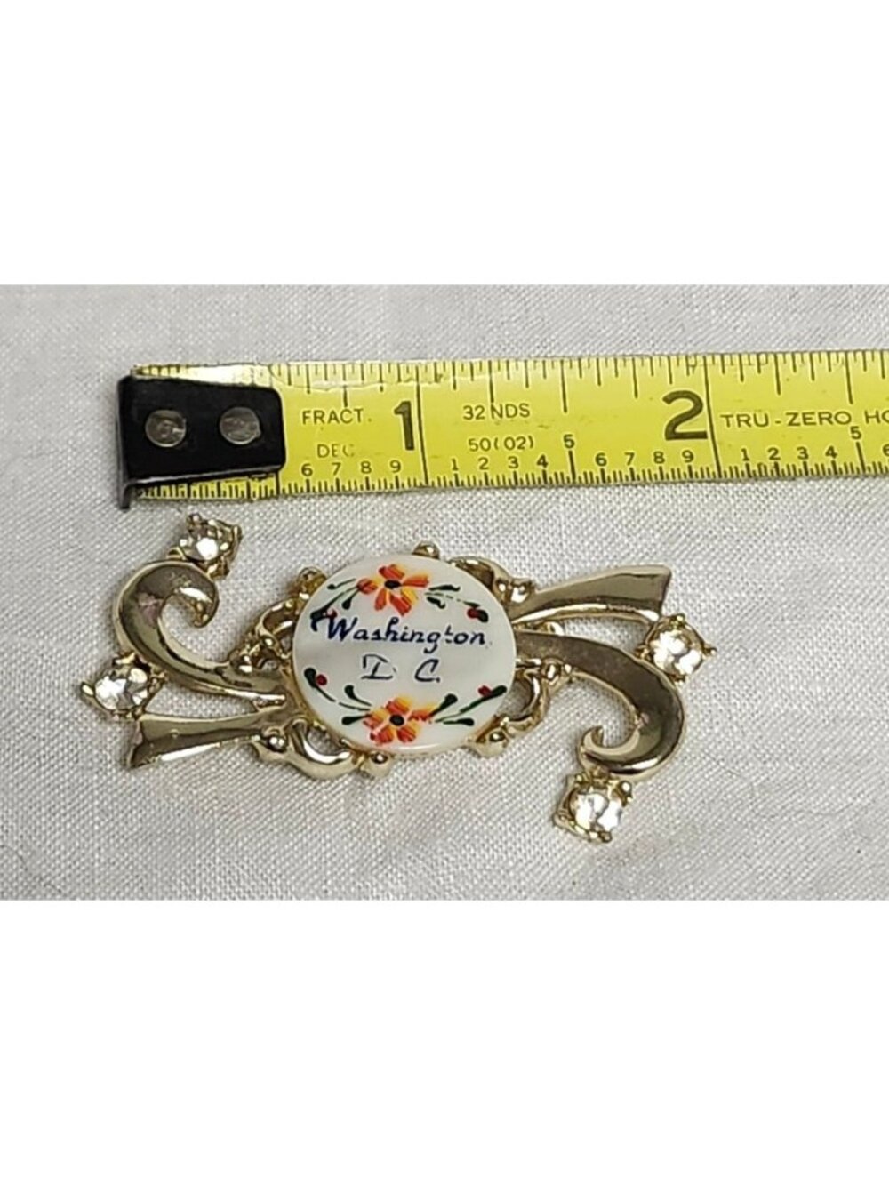 Vintage Washington DC Souvenir Pin Rhinestones Hand painted Mother-Of-Pearl Flor - Picture 4 of 4